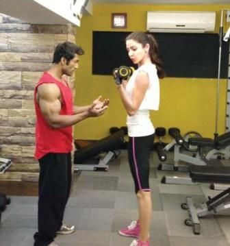 Anushka Sharma workout