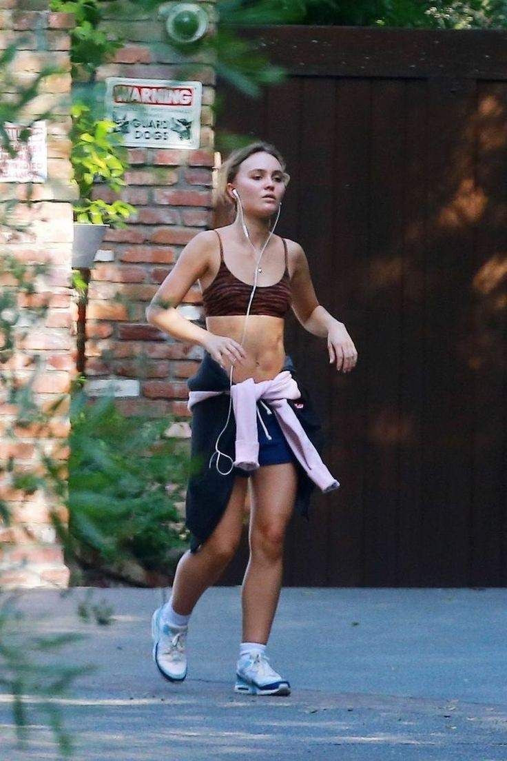 Lily-Rose Depp jogging