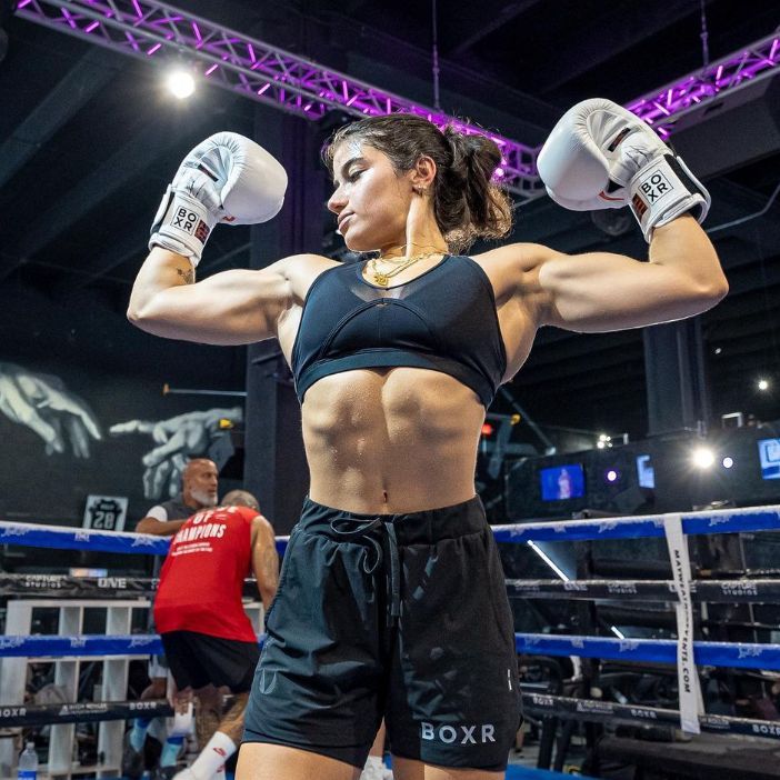 Sara Saffari boxing